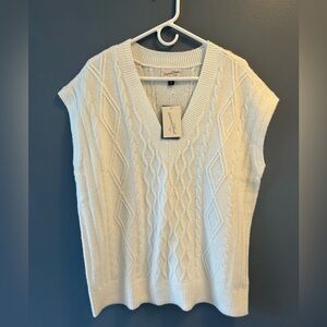 Universal Thread Cream Cable Knit V-Neck Sweater Vest